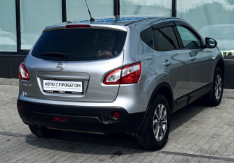 Подержанный автомобиль Nissan Qashqai 2013 года (5 фото)