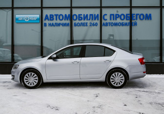 Подержанный автомобиль Skoda Octavia Liftback 2014 года (2 фото)