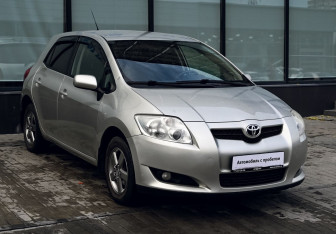 Подержанный автомобиль Toyota Auris Hatchback 2008 года (7 фото)
