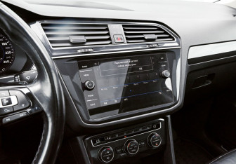 Подержанный автомобиль Volkswagen Tiguan 2018 года (10 фото)