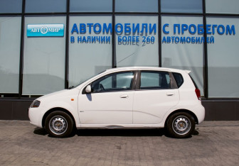 Подержанный автомобиль Chevrolet Aveo Hatchback 2005 года (2 фото)