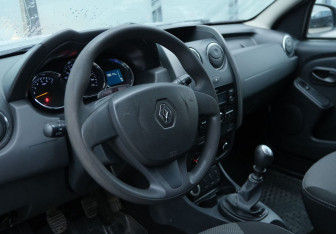 Подержанный автомобиль Renault Duster 2018 года (9 фото)