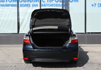 Подержанный автомобиль Toyota Camry Sedan 2015 года (20 фото)