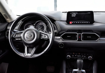 Подержанный автомобиль Mazda CX-5 2020 года (18 фото)