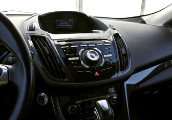 Подержанный автомобиль Ford Kuga 2014 года (11 фото)