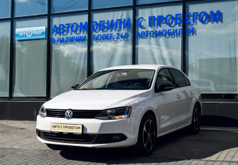 Подержанный автомобиль Volkswagen Jetta Sedan 2014 года (1 фото)