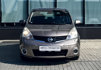 Подержанный автомобиль Nissan Note 2012 года (8 фото)