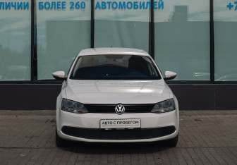Подержанный автомобиль Volkswagen Jetta Sedan 2012 года (8 фото)