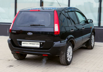 Подержанный автомобиль Ford Fusion 2008 года (5 фото)