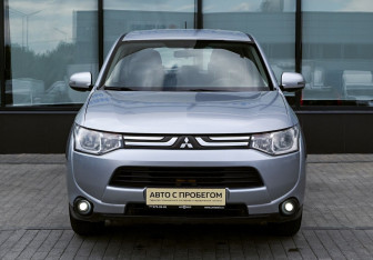 Подержанный автомобиль Mitsubishi Outlander 2013 года (8 фото)