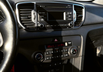 Подержанный автомобиль Kia Sportage 2017 года (15 фото)