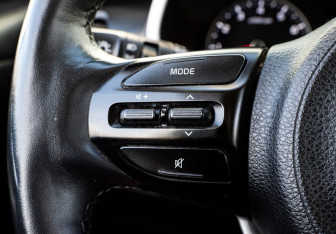 Подержанный автомобиль Kia Rio Sedan 2020 года (13 фото)