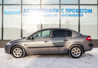 Подержанный автомобиль Renault Megane Sedan 2005 года (2 фото)