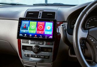 Подержанный автомобиль Toyota Ipsum 2004 года (14 фото)