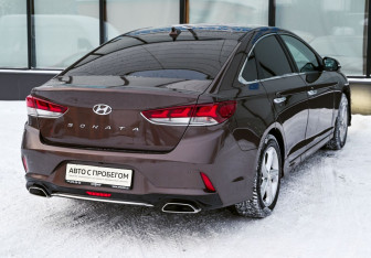 Подержанный автомобиль Hyundai Sonata 2017 года (5 фото)