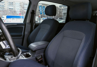 Подержанный автомобиль Ford S-MAX 2008 года (9 фото)