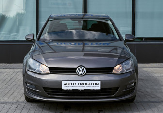 Подержанный автомобиль Volkswagen Golf Hatchback 2013 года (8 фото)