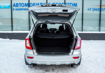 Подержанный автомобиль Lifan X60 2015 года (19 фото)