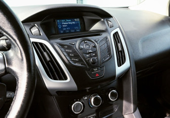 Подержанный автомобиль Ford Focus Hatchback 2011 года (11 фото)
