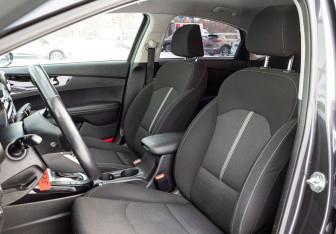 Подержанный автомобиль Kia Cerato Sedan 2018 года (9 фото)