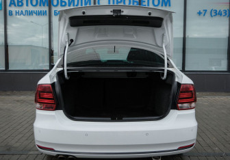 Подержанный автомобиль Volkswagen Polo Sedan 2018 года (21 фото)