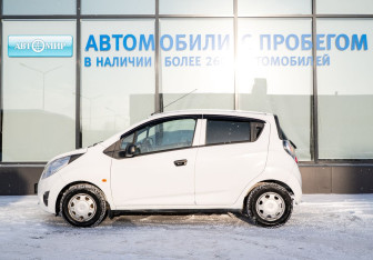Подержанный автомобиль Chevrolet Spark 2011 года (2 фото)