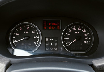 Подержанный автомобиль Renault Sandero 2013 года (9 фото)