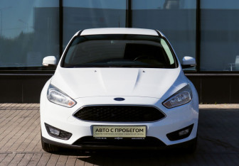 Подержанный автомобиль Ford Focus Hatchback 2016 года (8 фото)