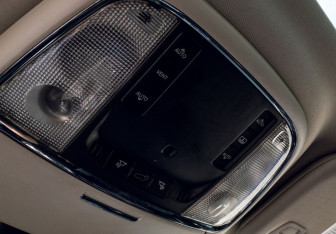 Подержанный автомобиль Jeep Grand Cherokee 2011 года (14 фото)