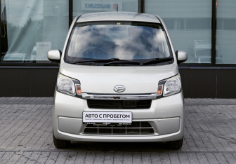 Подержанный автомобиль Daihatsu Move 2013 года (8 фото)