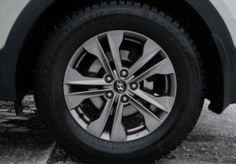 Подержанный автомобиль Hyundai Santa Fe 2013 года (20 фото)