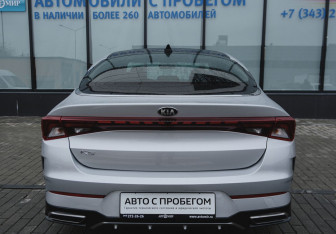 Подержанный автомобиль Kia K5 2021 года (4 фото)