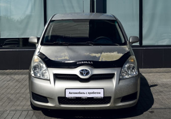 Подержанный автомобиль Toyota Corolla Verso 2008 года (5 фото)