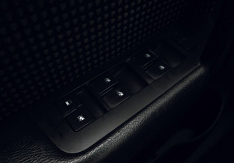 Подержанный автомобиль Chevrolet Captiva 2007 года (11 фото)