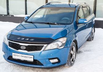 Подержанный автомобиль Kia Ceed Wagon 2010 года (2 фото)