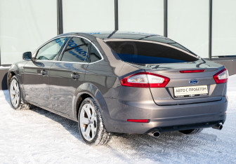 Подержанный автомобиль Ford Mondeo Sedan 2012 года (3 фото)