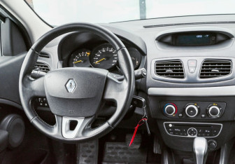 Подержанный автомобиль Renault Megane Hatchback 2012 года (11 фото)