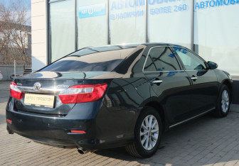 Подержанный автомобиль Toyota Camry Sedan 2012 года (5 фото)