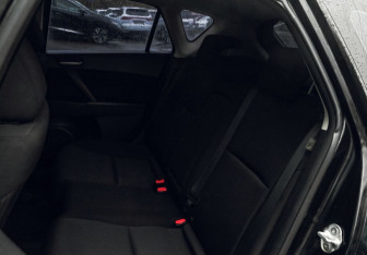 Подержанный автомобиль Mazda 3 Hatchback 2011 года (16 фото)