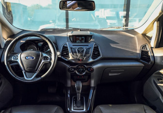 Подержанный автомобиль Ford EcoSport 2014 года (17 фото)