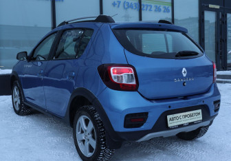 Подержанный автомобиль Renault Sandero 2020 года (3 фото)