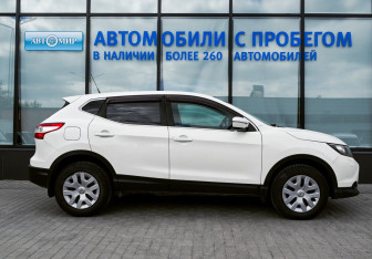Подержанный автомобиль Nissan Qashqai 2014 года (6 фото)