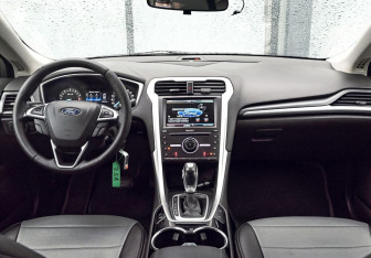 Подержанный автомобиль Ford Mondeo Sedan 2016 года (18 фото)