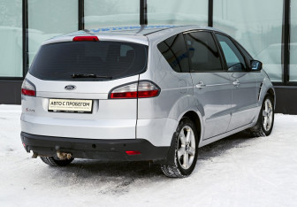 Подержанный автомобиль Ford S-MAX 2008 года (5 фото)