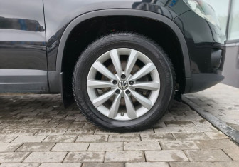 Подержанный автомобиль Volkswagen Tiguan 2016 года (17 фото)