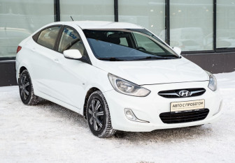 Подержанный автомобиль Hyundai Solaris Sedan 2011 года (7 фото)