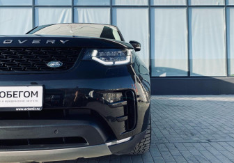 Подержанный автомобиль Land Rover Discovery 2017 года (9 фото)