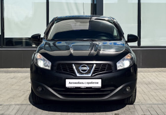 Подержанный автомобиль Nissan Qashqai 2012 года (8 фото)