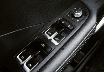 Подержанный автомобиль Geely Coolray 2021 года (12 фото)