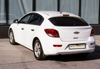 Подержанный автомобиль Chevrolet Cruze Hatchback 2012 года (3 фото)